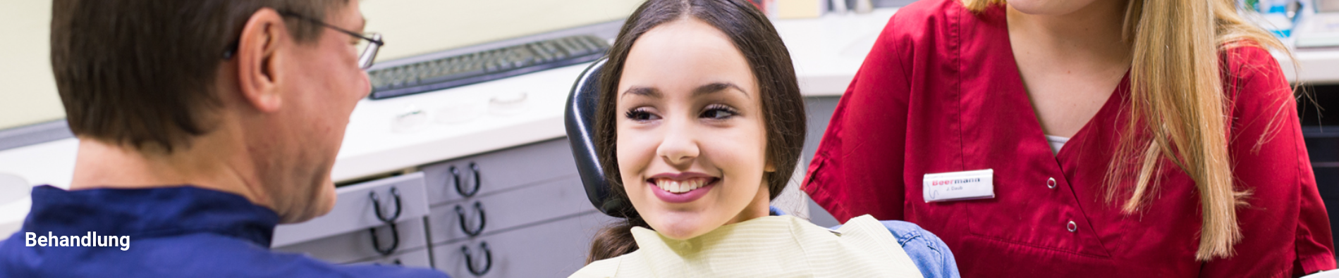 Prothetik - zu sehen ist eine Behandlungssituation in der Praxis